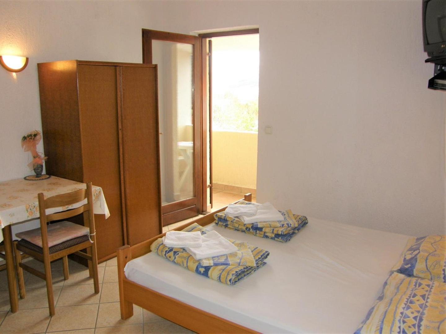 Apartments Miljenka Baska  Ngoại thất bức ảnh
